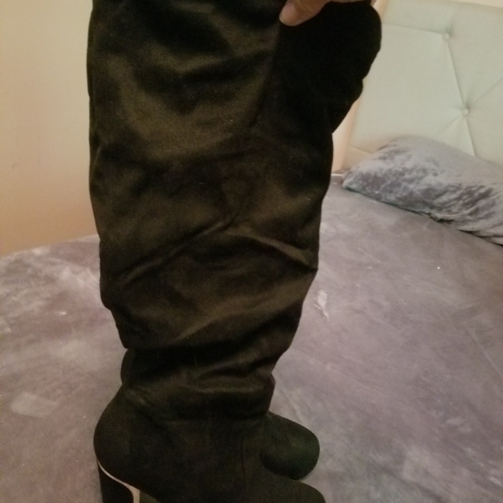 Boots - Picture 2 of 4